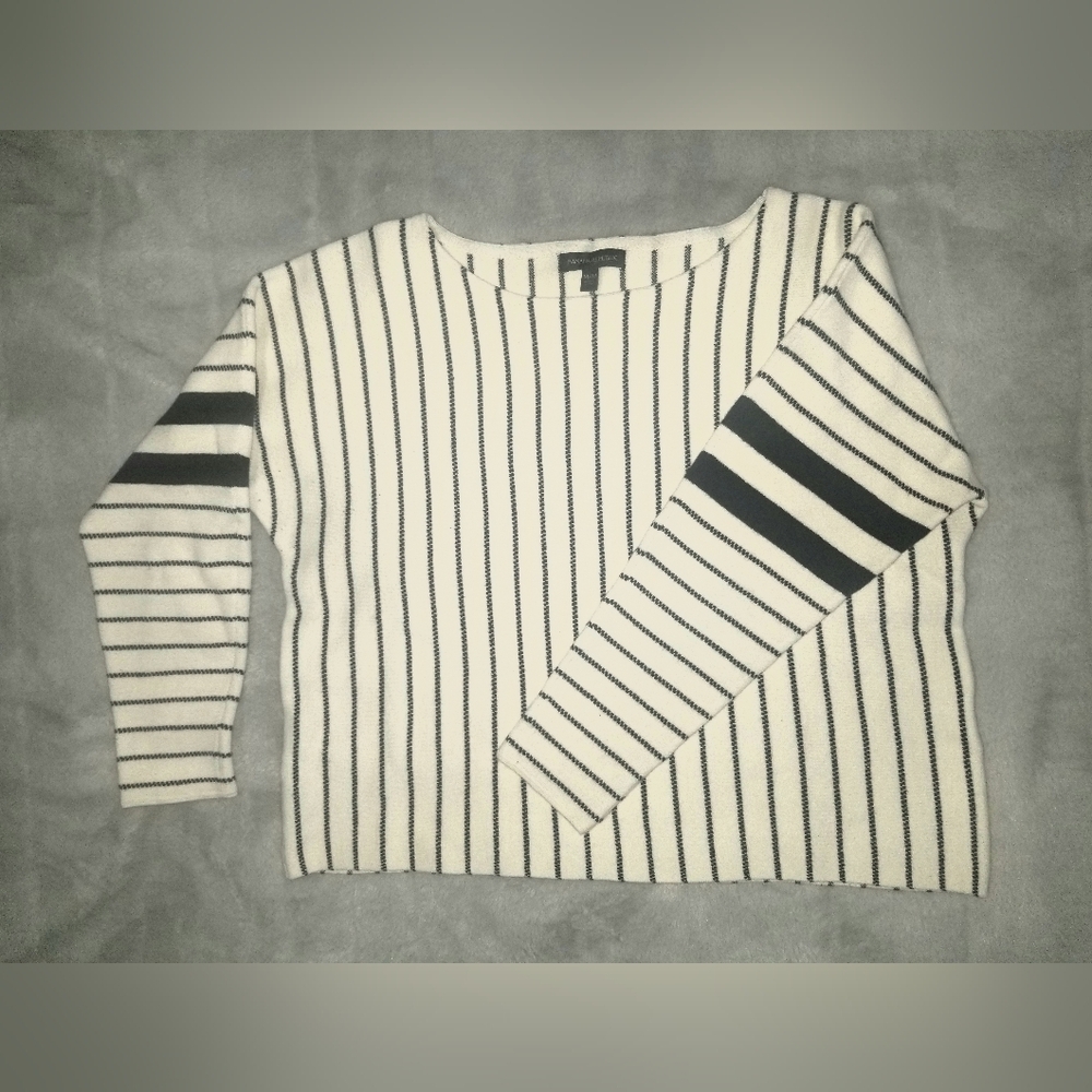 BANANA REPUBLIC Black & White Sweater Size M